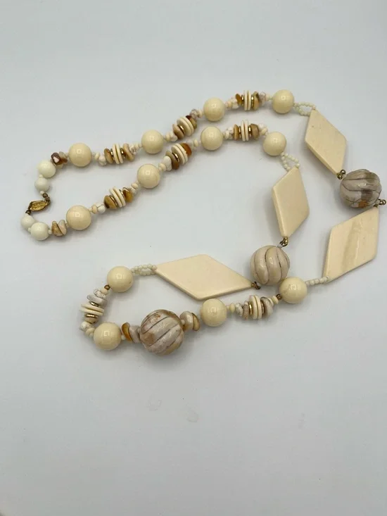 Vintage Miriam Haskell New Old Stock Cream Resin Necklace and 14kt Gold Earrings - Picture 5 of 11